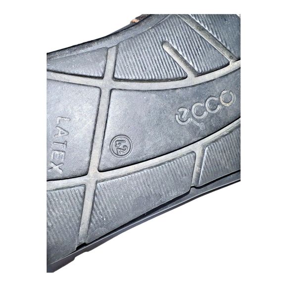 Ecco Size US 8/8.5 Classic 2.0 Loafer Shoes Brown Moc Toe Leather Slip-On - Picture 12 of 12